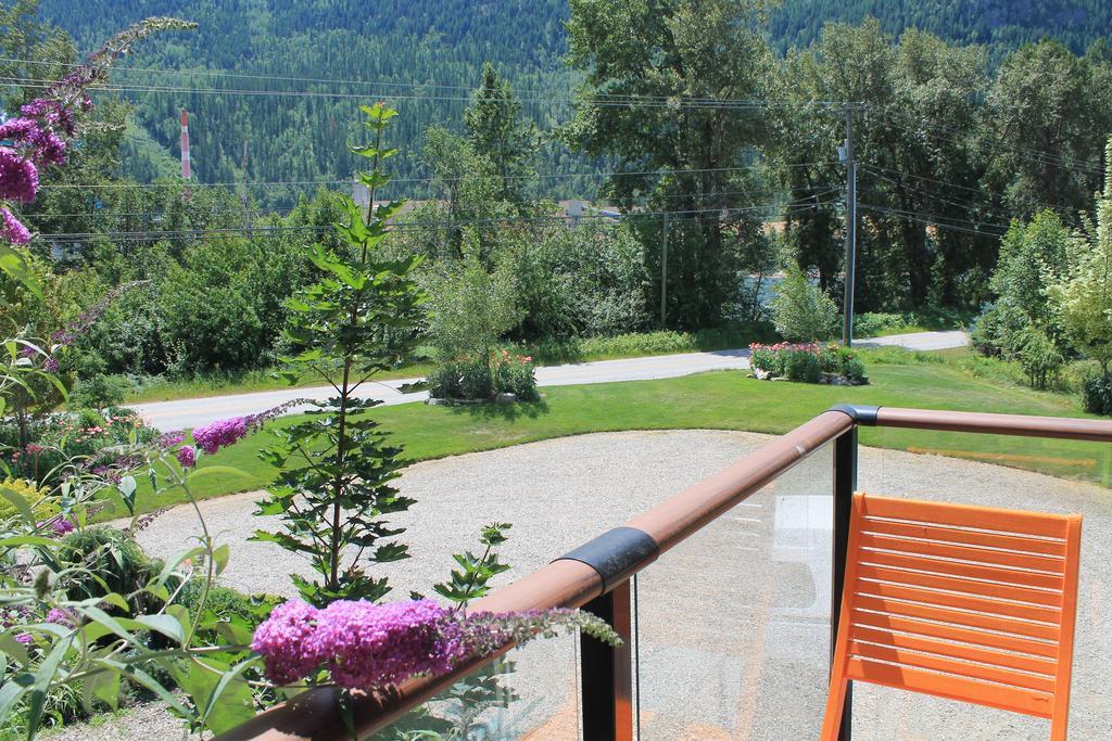 Windborne Bed & Breakfast Castlegar Zimmer foto