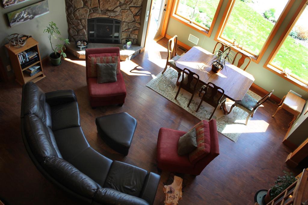 Windborne Bed & Breakfast Castlegar Exterior foto