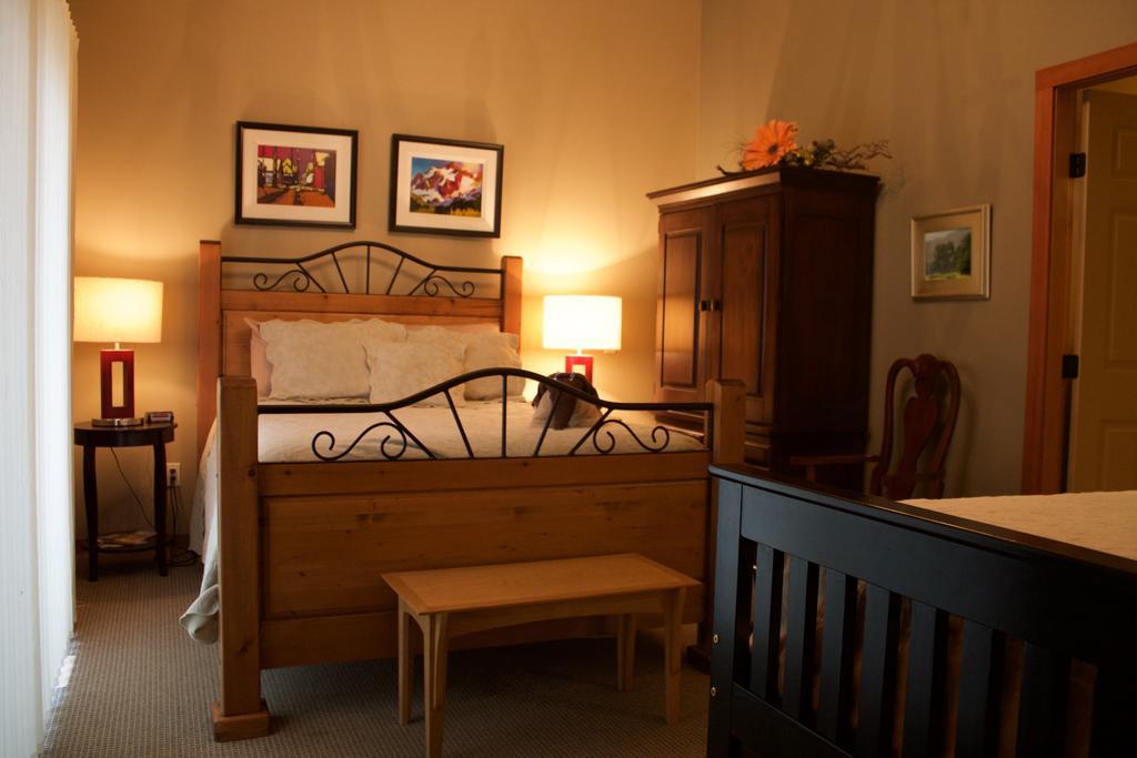 Windborne Bed & Breakfast Castlegar Zimmer foto